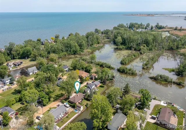 Homes for sale in Rockwood, MI | 35382 Eldon Dr, Rockwood, MI 48173 | MLS# 61000972