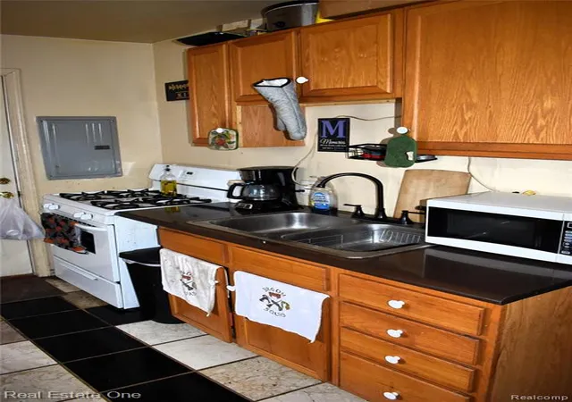 Photo 2 of Single family home for sale at 11319 Sherman Ave, Warren, MI 48089 3036 | MLS# 60974548 | Listing updated on 2026-10-06
