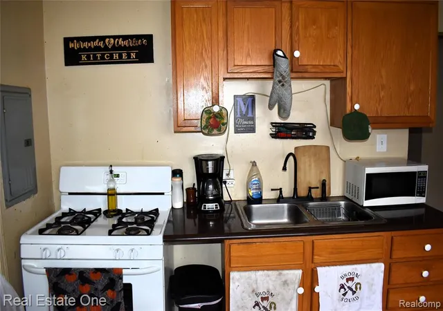 Photo 3 of Single family home for sale at 11319 Sherman Ave, Warren, MI 48089 3036 | MLS# 60974548 | Listing updated on 2026-10-06