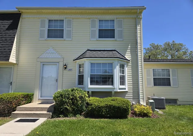 Homes for sale in Walled Lake, MI | 269 Lake Village Dr, Walled Lake, MI 48390 | MLS# 60997707