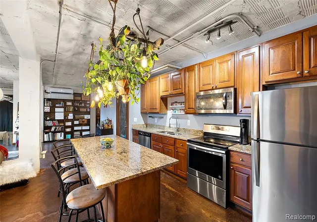 3rd image of 78 Watson St, Detroit, MI 48201