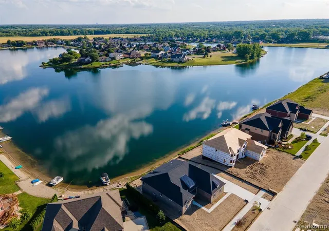 2nd image of 3252 Forster Ln, Shelby Township, MI 48316 | MLS# 60200923