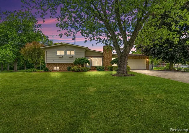 1st image of 5120 Hillcrest Cir, Flint, MI 48506 1524 | MLS# 61005794
