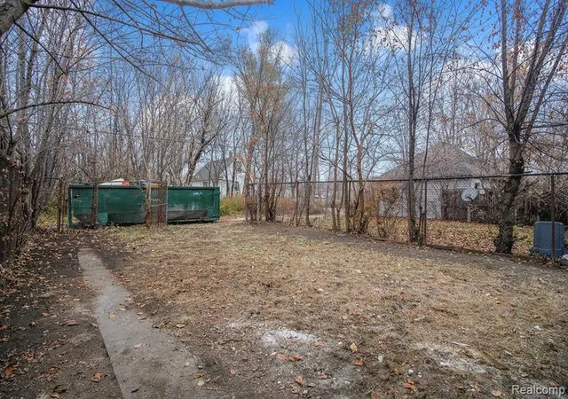 29th image of 427 Melbourne, Detroit, MI 48202 | MLS# 60955072