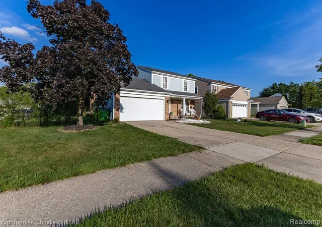 Photo 3 of Sale Pending at 45568 Margate Dr, Macomb, MI 48044 4177 | MLS# 61010905 | Listing updated on 2026-08-30