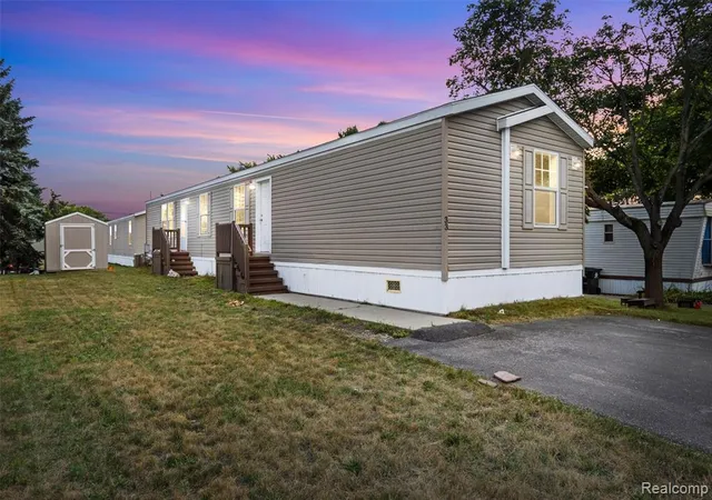 Photo 1 of Manufactured home for sale at 33 Hummingbird Dr, Lake Orion, MI 48359 | MLS# 61019700 | Listing updated on 2026-09-10