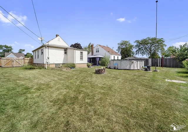 Photo 3 of Single family home for sale at 1727 Sycamore St, Wyandotte, MI 48192 | MLS# 50219729 | Listing updated on 2026-08-28