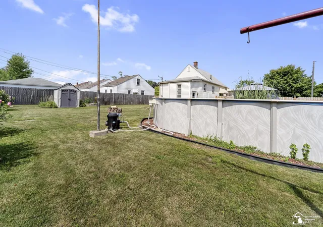 Photo 4 of Single family home for sale at 1727 Sycamore St, Wyandotte, MI 48192 | MLS# 50219729 | Listing updated on 2026-08-28