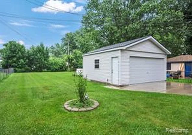 Homes for sale in Saint Clair Shores, MI | 21731 Raymond St, Saint Clair Shores, MI 48082 | MLS# 61009053