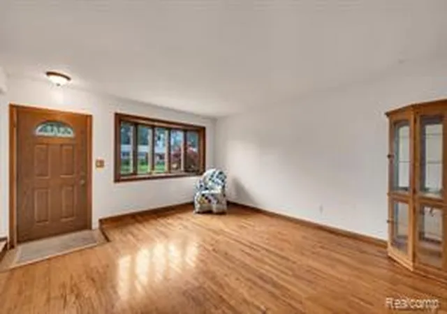 Homes for sale in Saint Clair Shores, MI | 21731 Raymond St, Saint Clair Shores, MI 48082 | MLS# 61009053