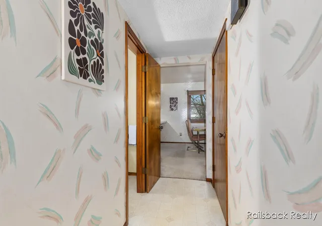 4th image of 3535 Bromley Dr, Grand Rapids, MI 49508 | MLS# 70510381