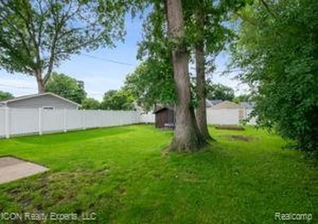 Homes for sale in Farmington Hills, MI | 33515 Colfax Dr, Farmington Hills, MI 48335 | MLS# 61005286