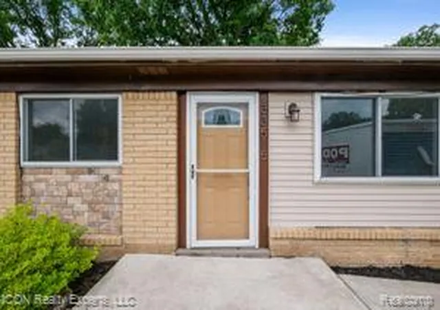 Homes for sale in Farmington Hills, MI | 33515 Colfax Dr, Farmington Hills, MI 48335 | MLS# 61005286