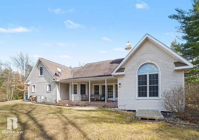 3rd image of 2910 Ginger Dr, Coleman, MI 48618 | MLS# 50212463