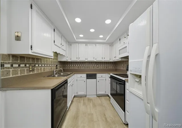 Photo 5 of Condominium at 19710 W 13 Mile Rd #108, Beverly Hills, MI 48025 | MLS# 60999148 | | Sold on 2026-06-29