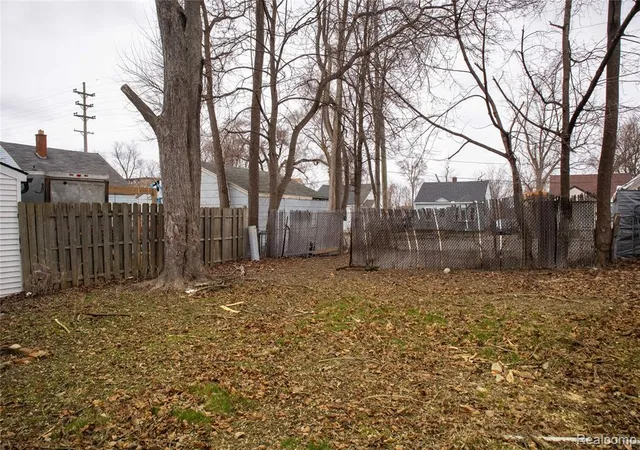 4th image of 91 Martin Luther King Jr Blvd, Pontiac, MI 48342 | MLS# 60998167