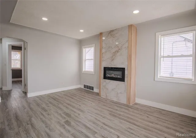 5th image of 91 Martin Luther King Jr Blvd, Pontiac, MI 48342 | MLS# 60998167