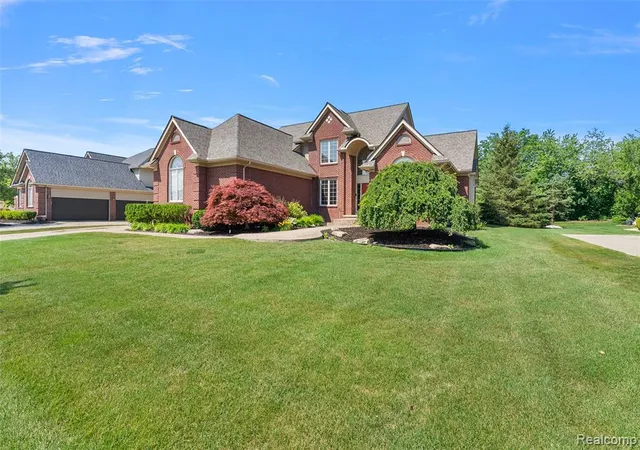 Homes for sale in Plymouth, MI | 13697 Burning Tree Ln, Plymouth, MI 48170 | MLS# 61008741