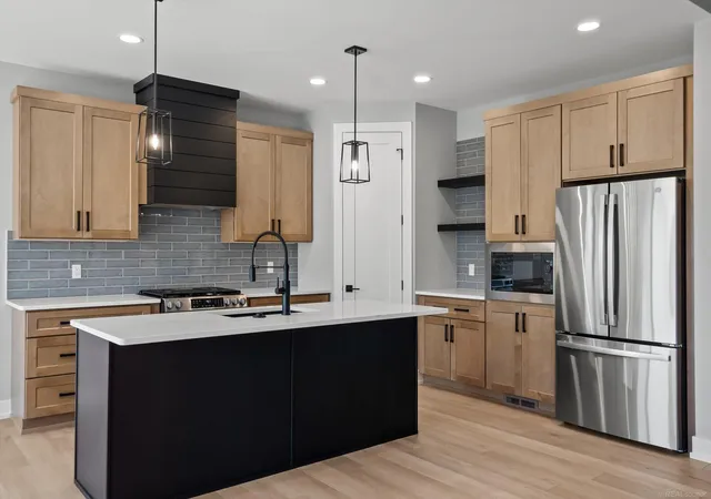 2nd image of 5829 Heights Dr #Unit 3 / Building 1, Sterling Heights, MI 48314 | MLS# 50196032