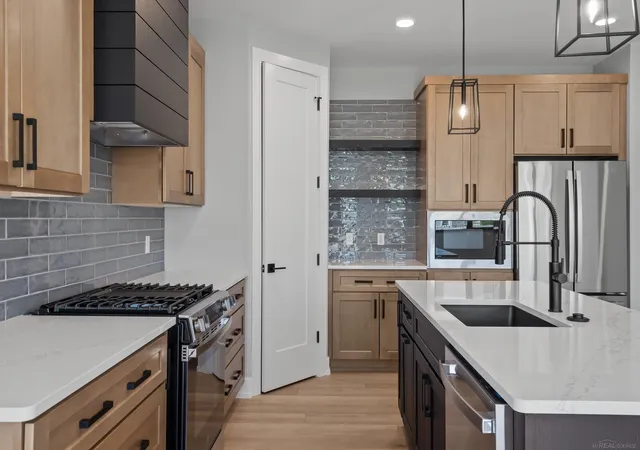 4th image of 5829 Hts Dr, Sterling Heights, MI 48314