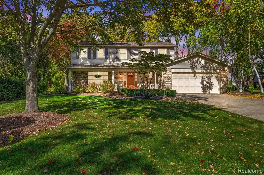 Photo 1 of Sale Pending at 3196 Baypoint Dr, Rochester, MI 48309 1272 | MLS# 61038557 | Listing updated on 2026-10-31