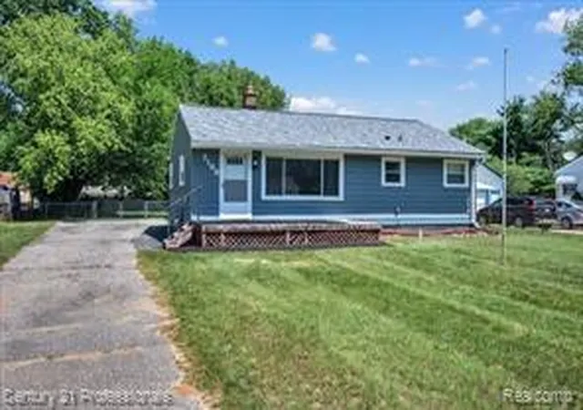 Homes for sale in Waterford, MI | 7168 Wedworth St, Waterford, MI 48327 | MLS# 61008375