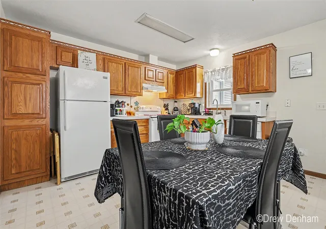 Listing Photo 5 - Condo for sale in building located at 2674 Walnut Hls Ct, Grand Rapids, MI 49512