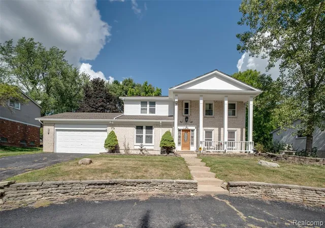 Photo 34 of Single family home for sale at 30991 Oak Valley Ct, Farmington Hills, MI 48331 4400 | MLS# 61025552 | Listing updated on 2026-09-02