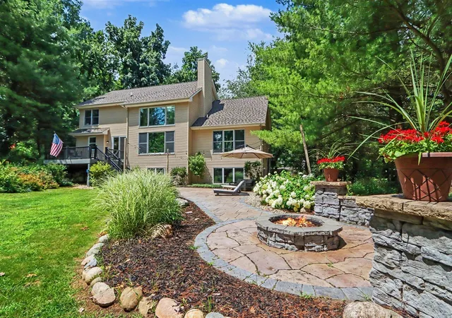 2nd image of 8203 Barony Pt, Mattawan, MI 49071 | MLS# 70545138