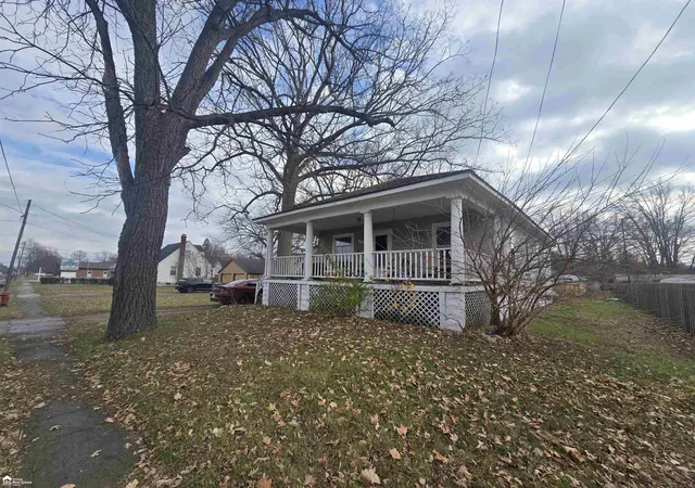 Homes for sale in Montrose, MI | 258 E State Rd, Montrose, MI 48457 | MLS# 50207488