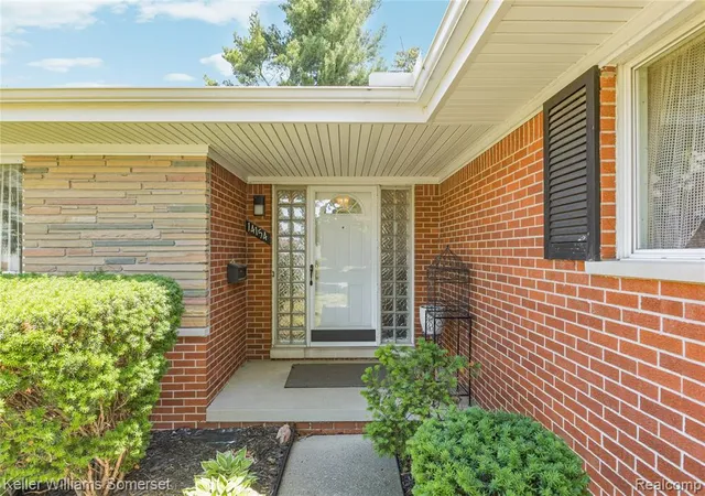 Photo 5 of Single family home for sale at 14154 Fenton, Redford, MI 48239 2877 | MLS# 61002762 | Listing updated on 2026-09-03