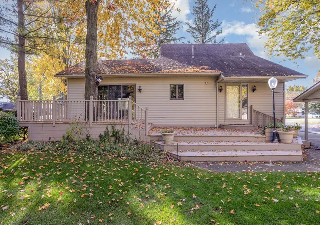 Photo 3 of Sale Pending at 3103 E Midland Rd, Bay City, MI 48706 | MLS# 50193137 | Listing updated on 2026-01-23