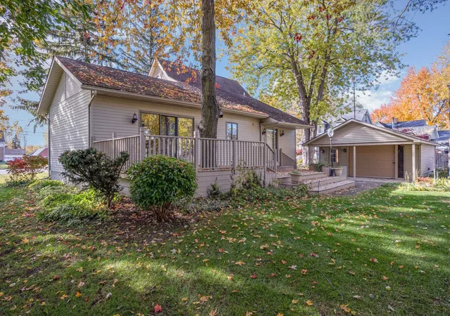 Photo 3 of Sale Pending at 3103 E Midland Rd, Bay City, MI 48706 | MLS# 50193137 | Listing updated on 2026-01-23