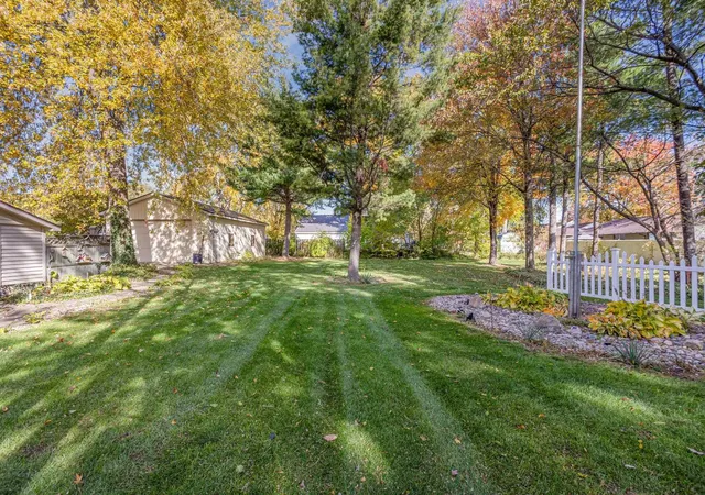 Photo 4 of Sale Pending at 3103 E Midland Rd, Bay City, MI 48706 | MLS# 50193137 | Listing updated on 2026-01-23