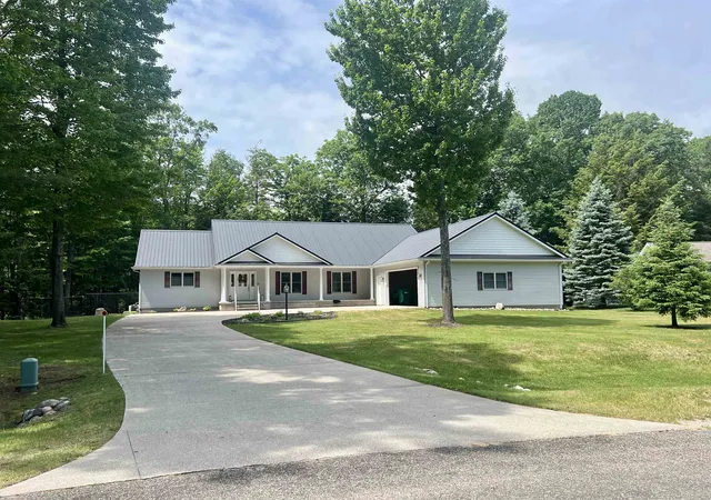 Homes for sale in Prudenville, MI | 131 Indian Oaks Trl, Prudenville, MI 48651 | MLS# 80070282