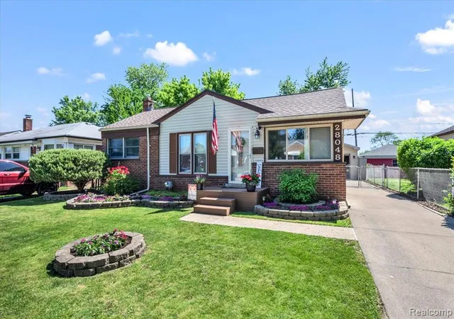 1st image of 28048 Bohn St, Roseville, MI 48066 | MLS# 61001375