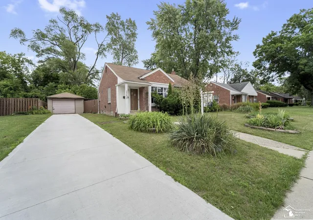 Homes for sale in Redford, MI | 20452 Glenmore St, Redford, MI 48240 | MLS# 50212170