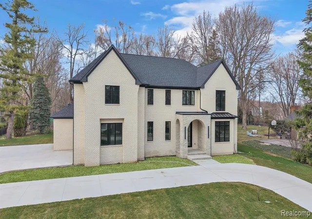 Single family home for sale at 4546 Niagara Ln, Bloomfield Hills, MI 48301 | MLS# 60980094 | Listing updated on 2026-07-07