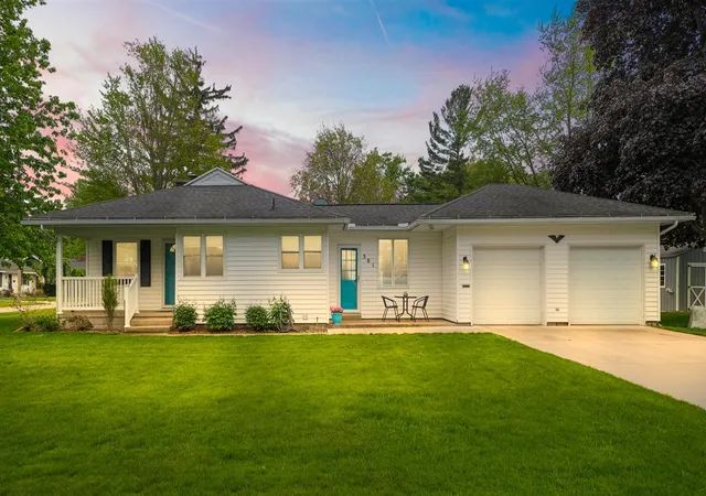 Homes for sale in Muskegon, MI | 501 Ray St, Muskegon, MI 49445 | MLS# 70540214