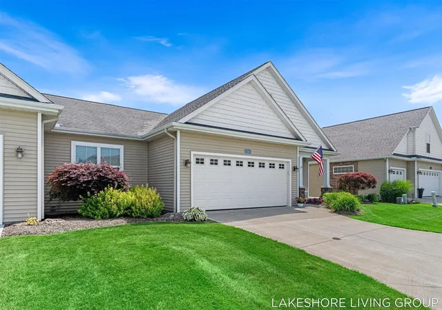 Listing Photo 3 - Condo for sale in building located at 11565 S Lake Dr, Holland, MI 49424-7529 - Unit #174