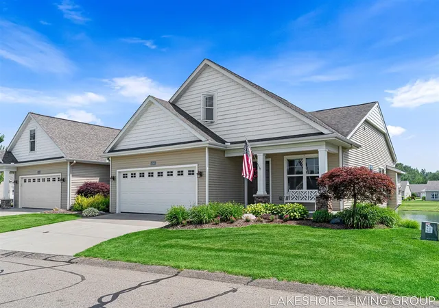 Listing Photo 4 - Condo for sale in building located at 11565 S Lake Dr, Holland, MI 49424-7529 - Unit #174