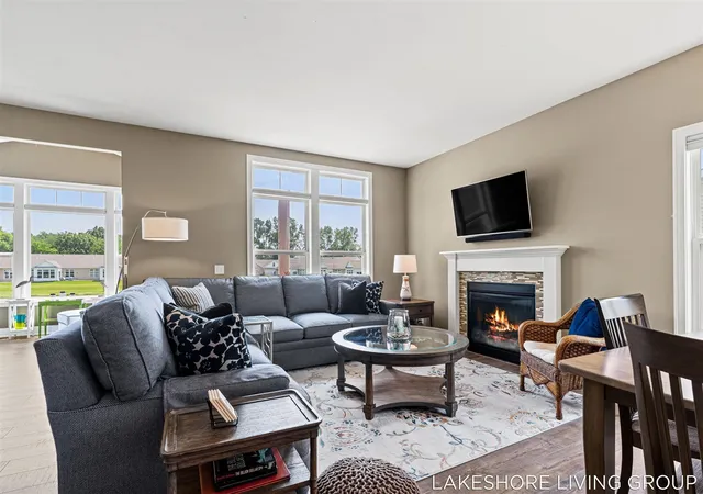 Listing Photo 5 - Condo for sale in building located at 11565 S Lake Dr, Holland, MI 49424-7529 - Unit #174