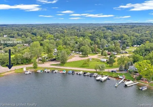 Homes for sale in White Lake, MI | 4861 Allingham Dr, White Lake, MI 48383 | MLS# 61002969