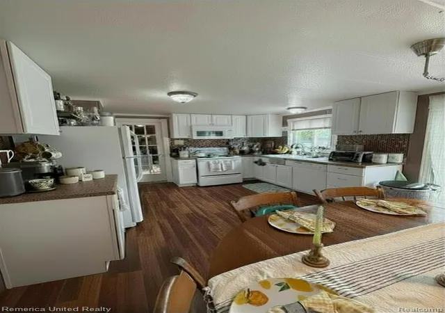Homes for sale in White Lake, MI | 4861 Allingham Dr, White Lake, MI 48383 | MLS# 61002969