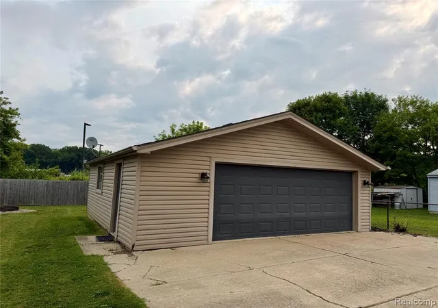 Photo 9 of Sale Pending at 24921 Harrison St, Harrison Township, MI 48045 | MLS# 61015134 | Listing updated on 2026-08-03