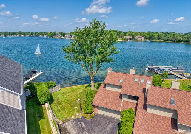 24th image of 2226 Bowles St, Fenton, MI 48430 | MLS# 61011102