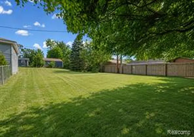 Homes for sale in White Lake, MI | 4694 Lakeborn Dr, White Lake, MI 48383 | MLS# 61009013