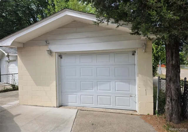 15th image of 20663 Hollywood St, Harper Woods, MI 48225 | MLS# 61021113