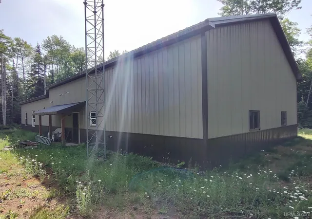 Homes for sale in Sidnaw, MI | 4605 S Sidnaw Rd, Sidnaw, MI 49961 | MLS# 50214174