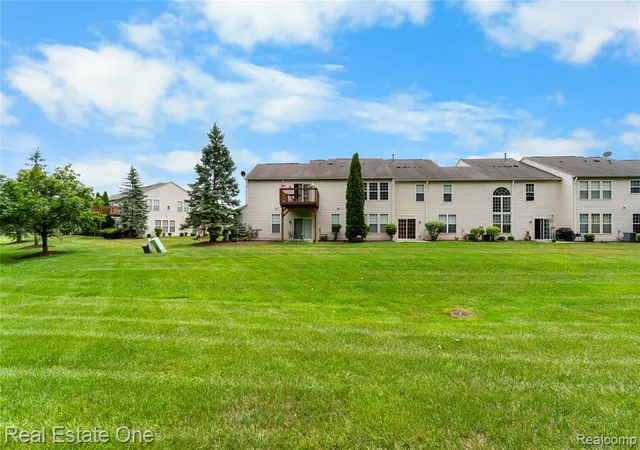 Homes for sale in Woodhaven, MI | 26738 Kirkway Cir, Woodhaven, MI 48183 | MLS# 61004328